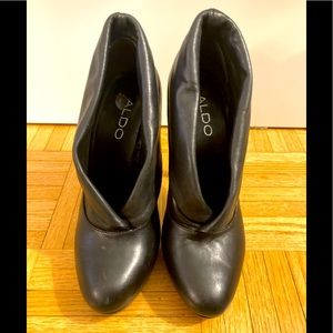 ALDO BLACK LEATHER BOOTIES 🖤